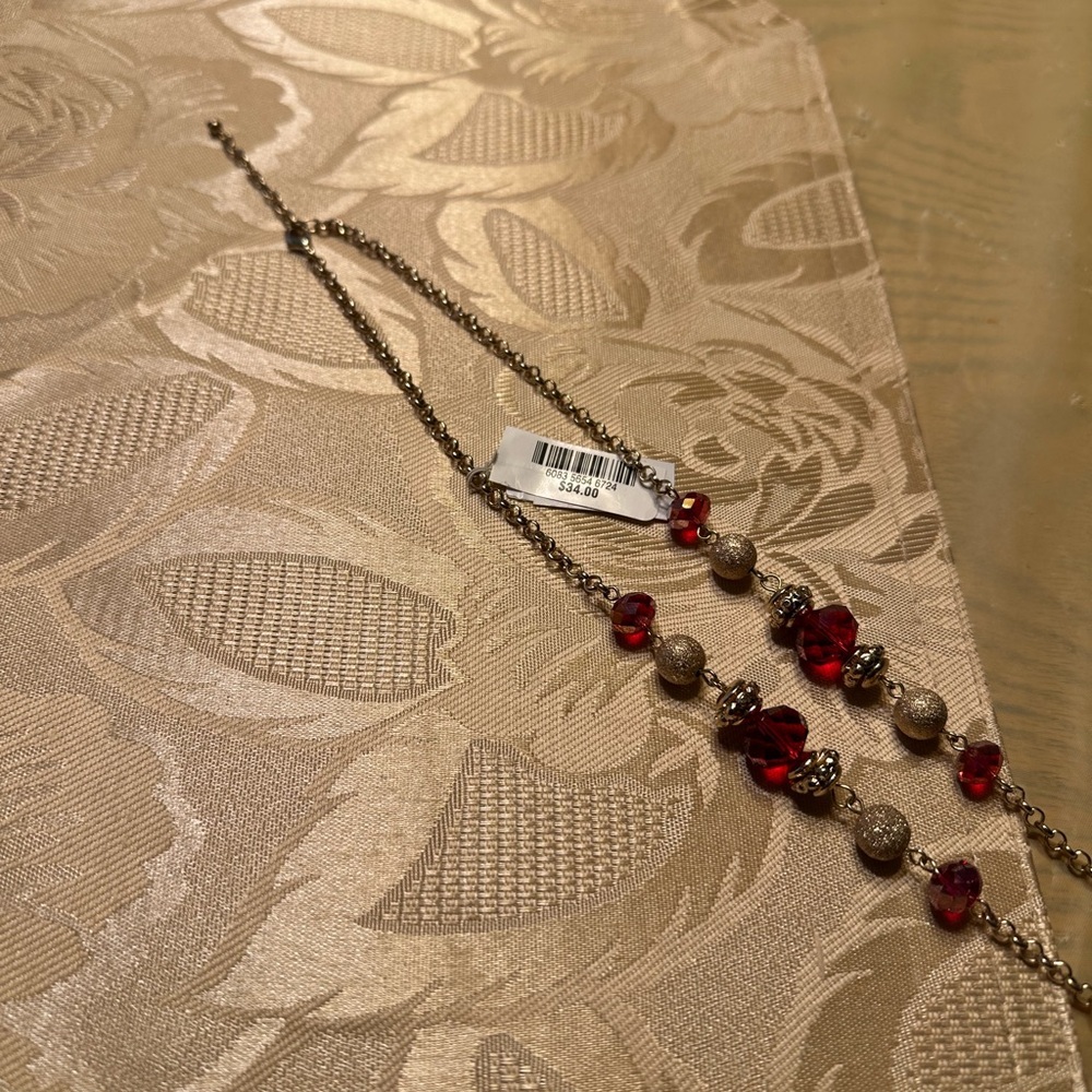 Elegant Red and Gold Beaded Necklace - Picture 3 of 5